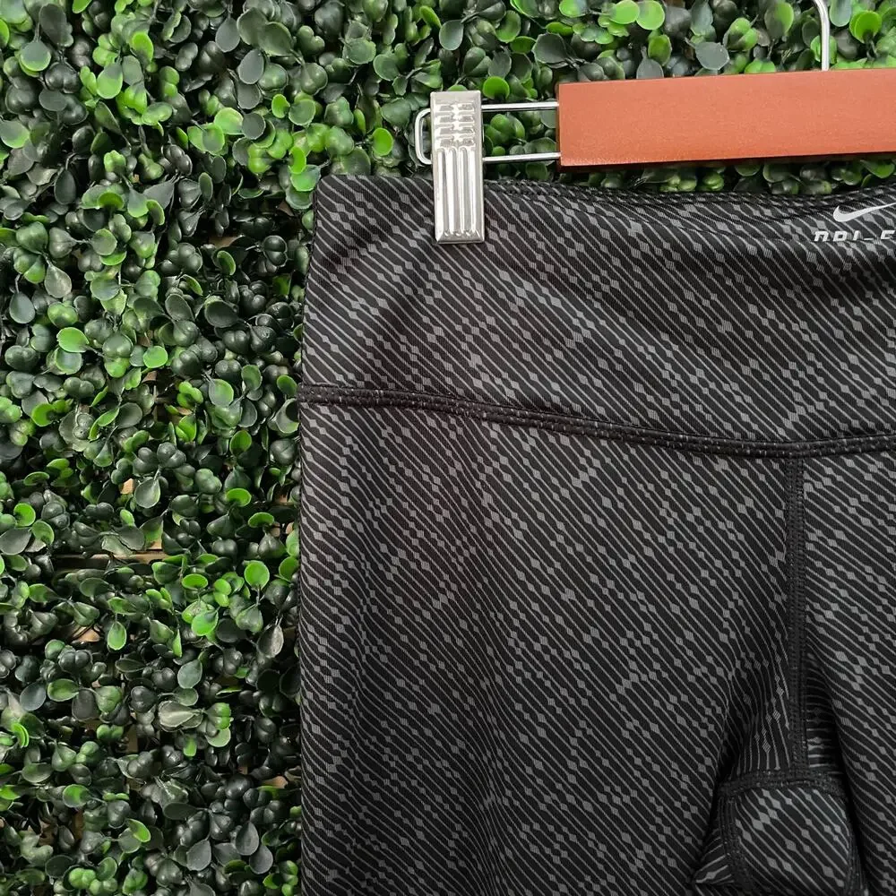 Nike, Leggings, Women's Size M - Picture 4 of 9